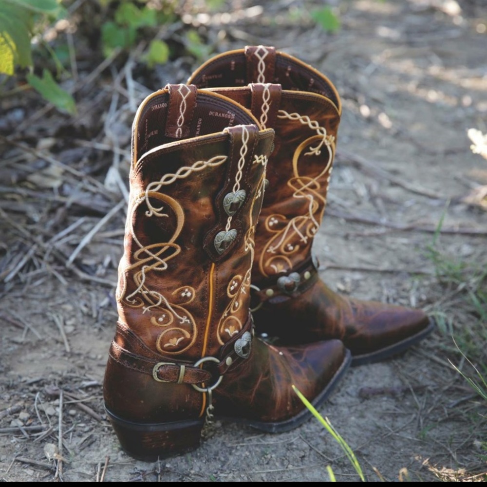 Boots size 8